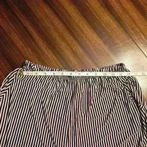 Cotton Blend Black and White Striped Pull-on Jogger Size L  EUC - Picture 7 of 10